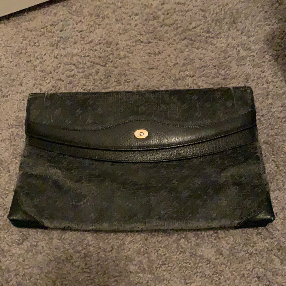 💯 Auth vintage Gucci large clutch